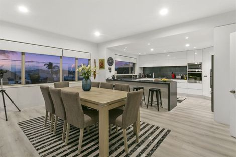 Photo of property in 1/148 Beach Road, Campbells Bay, Auckland, 0630