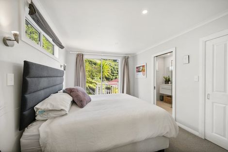 Photo of property in 34 Freeling Street, Island Bay, Wellington, 6023