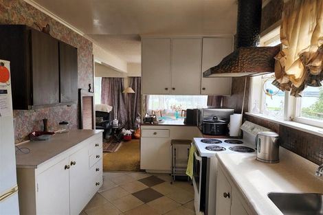 Photo of property in 2 Shortt Avenue, Mangere Bridge, Auckland, 2022