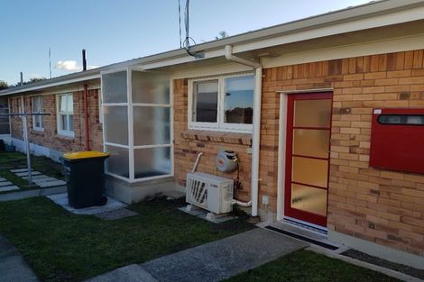 Photo of property in 2/5 Moana Avenue, Belmont, Auckland, 0622