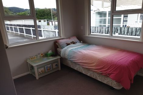 Photo of property in 352 Main Road, Tawa, Wellington, 5028