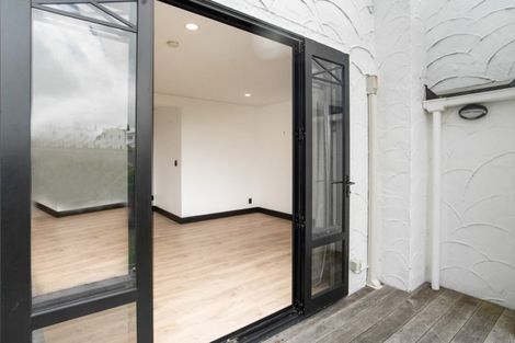 Photo of property in Illawarra Flats, 1/4 Brighton Road, Parnell, Auckland, 1052