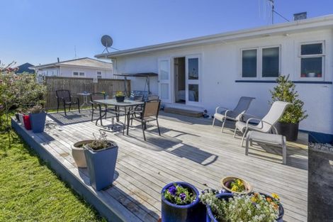 Photo of property in 27 Hannan Street, Levin, 5510