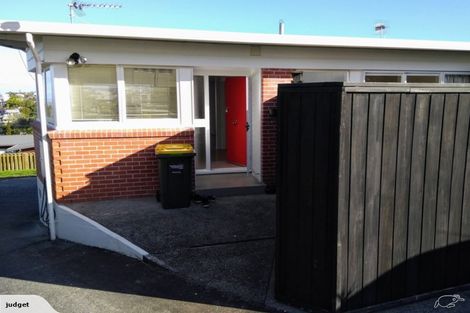 Photo of property in 1/75 Aberdeen Road, Castor Bay, Auckland, 0620