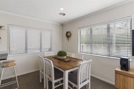 Photo of property in 10a De Thiery Place, Pakuranga Heights, Auckland, 2010