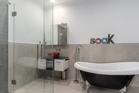 Photo of property in 9 Wood Street, Greytown, 5712