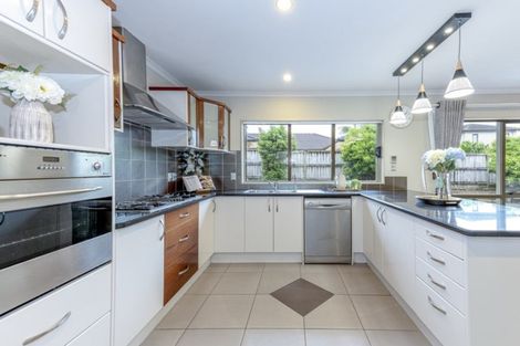 Photo of property in 100 Wayne Francis Drive, Flat Bush, Auckland, 2016