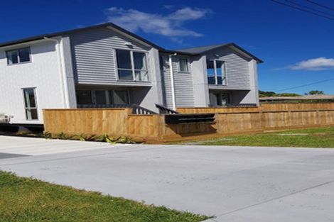 Photo of property in 1/51 Wharf Road, Te Atatu Peninsula, Auckland, 0610
