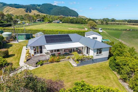 Photo of property in 3 Sutton Road, Te Horo, Otaki, 5582