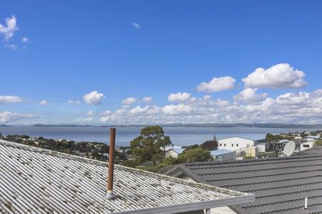 Photo of property in 1c Tudor Place, Mairangi Bay, Auckland, 0630