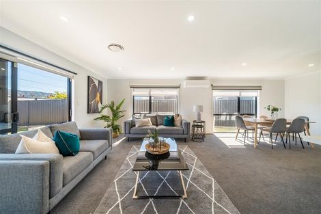 Photo of property in 34 Te Kaeaea Crescent, Wallaceville, Upper Hutt, 5018