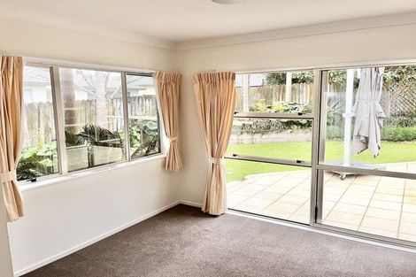 Photo of property in 9 Orohena Close, Northpark, Auckland, 2013