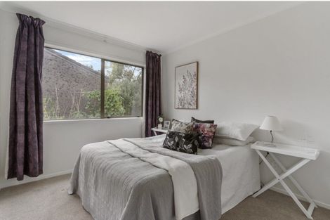 Photo of property in 4 Baronie Court, Half Moon Bay, Auckland, 2012