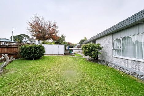 Photo of property in 2 Dorothy Place, Hillcrest, Hamilton, 3216