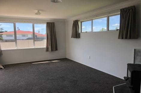 Photo of property in 24 Heather Street, Levin, 5510