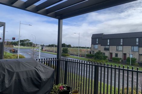 Photo of property in 5/4 Matimati Place, Hobsonville, Auckland, 0616