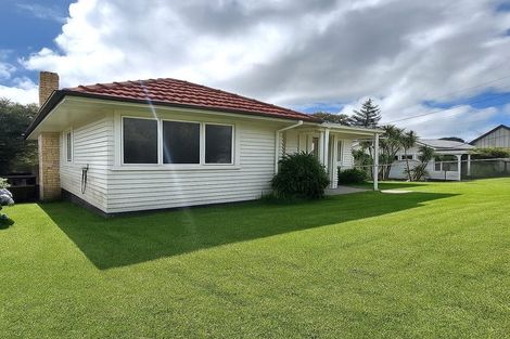 Photo of property in 1/59 Birkdale Road, Birkdale, Auckland, 0626