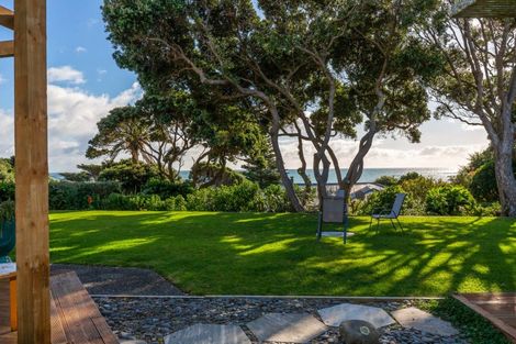 Photo of property in 137 Wellington Road, Paekakariki, 5034