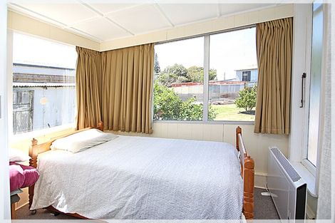 Photo of property in 3 Huia Street, Foxton Beach, Foxton, 4815