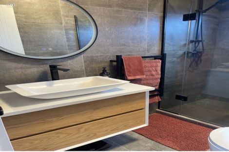 Photo of property in 25b Kiteroa Terrace, Rothesay Bay, Auckland, 0630