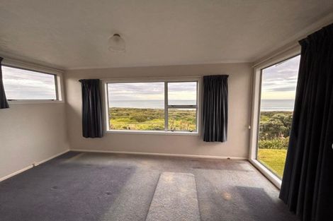 Photo of property in 121 Karaka Street, Castlecliff, Whanganui, 4501