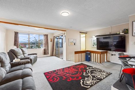 Photo of property in 63 Vodanovich Road, Te Atatu South, Auckland, 0610