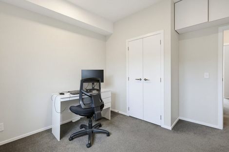 Photo of property in 25 Batchelor Street, Newlands, Wellington, 6037