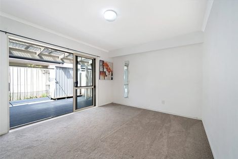 Photo of property in 2 Ochre Place, Blockhouse Bay, Auckland, 0600