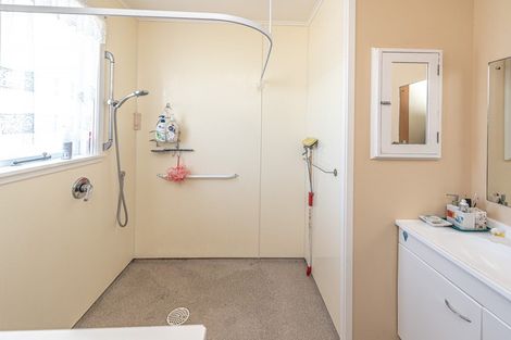 Photo of property in 4 Glenn Street, Castlecliff, Whanganui, 4501