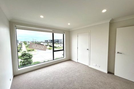 Photo of property in 10 Park Green Avenue, Rosehill, Papakura, 2113