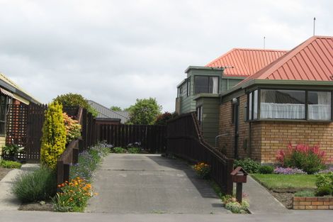 Photo of property in 2/4 Gatonby Place, Avonhead, Christchurch, 8042