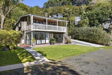 Photo of property in 6 Te Papa Road, Kawakawa Bay, Papakura, 2585