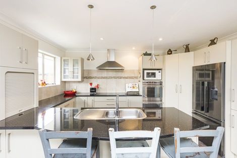 Photo of property in 3 Brooklyn Heights Drive, Kelvin Grove, Palmerston North, 4414