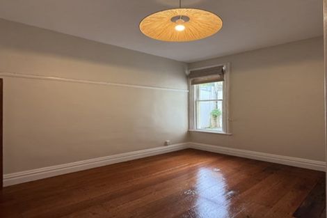 Photo of property in 4 Myrtle Crescent, Mount Cook, Wellington, 6021