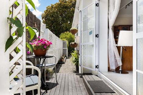 Photo of property in 129 Victoria Street, Cambridge, 3434