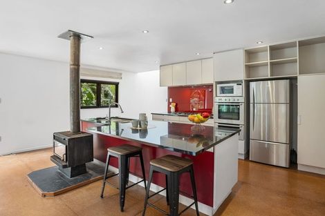 Photo of property in 40 Lone Kauri Road, Karekare, New Lynn, 0772