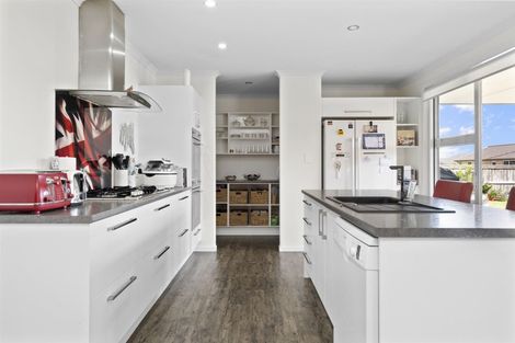 Photo of property in 6 Plescher Crescent, Leamington, Cambridge, 3432