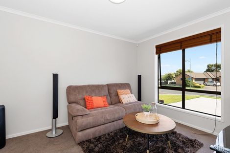 Photo of property in 79 Saint James Drive, Huntington, Hamilton, 3210