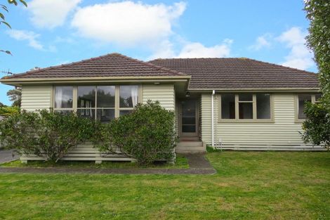 Photo of property in 8 Ayr Place, Hokowhitu, Palmerston North, 4410