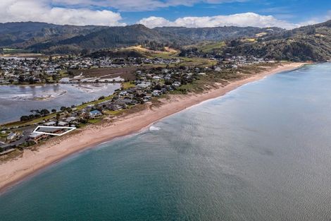 Photo of property in 2 Hemi Place, Tairua, 3508