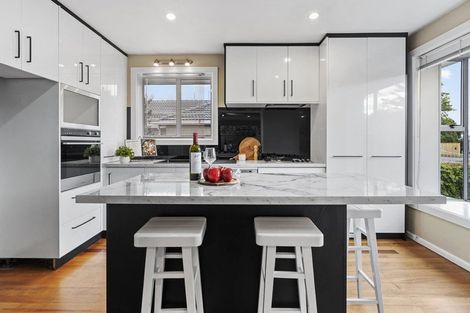 Photo of property in 11 Jarrow Place, Halswell, Christchurch, 8025