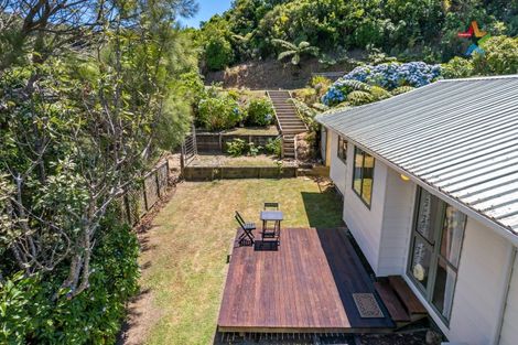 Photo of property in 13 Barberry Grove, Maungaraki, Lower Hutt, 5010