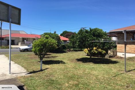 Photo of property in 1 Snead Place, Hamilton East, Hamilton, 3216