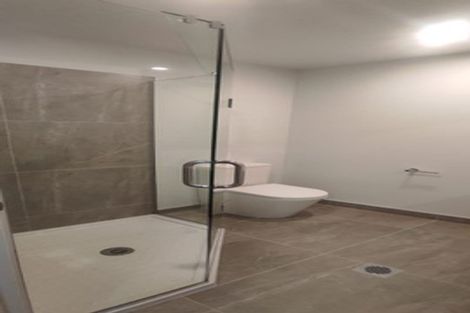 Photo of property in 3/47 Awaroa Road, Sunnyvale, Auckland, 0612