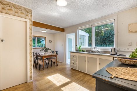 Photo of property in 69 Cornwallis Road, Cornwallis, Auckland, 0604