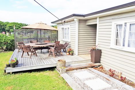 Photo of property in 133 Oakura Road, Oakura, Hikurangi, 0184