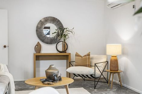 Photo of property in 2/23 Powrie Street, Glenfield, Auckland, 0629