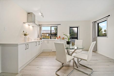 Photo of property in 2/7 Duke Street, Papakura, 2110