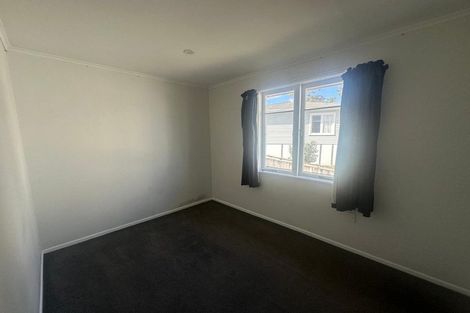 Photo of property in 8 Celsmere Lane, Te Atatu Peninsula, Auckland, 0610