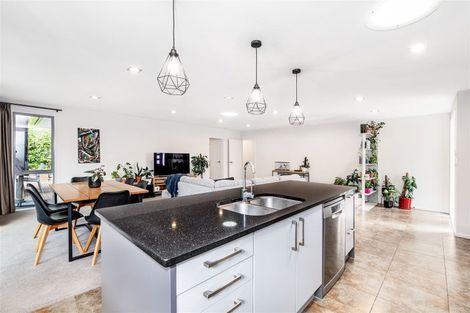 Photo of property in 127 Rangeview Road, Sunnyvale, Auckland, 0612